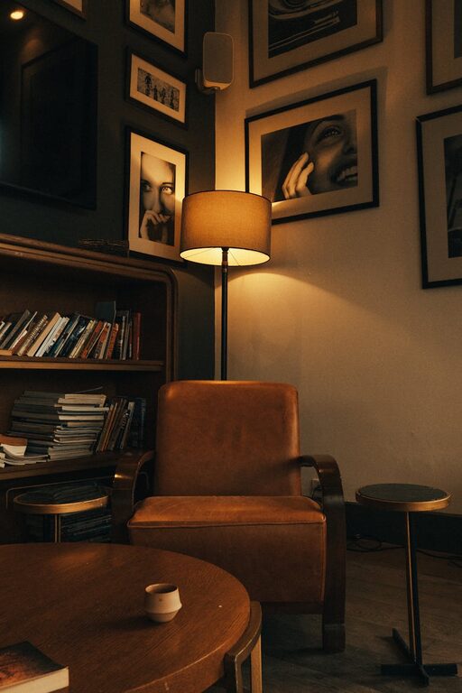 Tips for Creating a Cozy and Inviting Reading Nook in Your Home